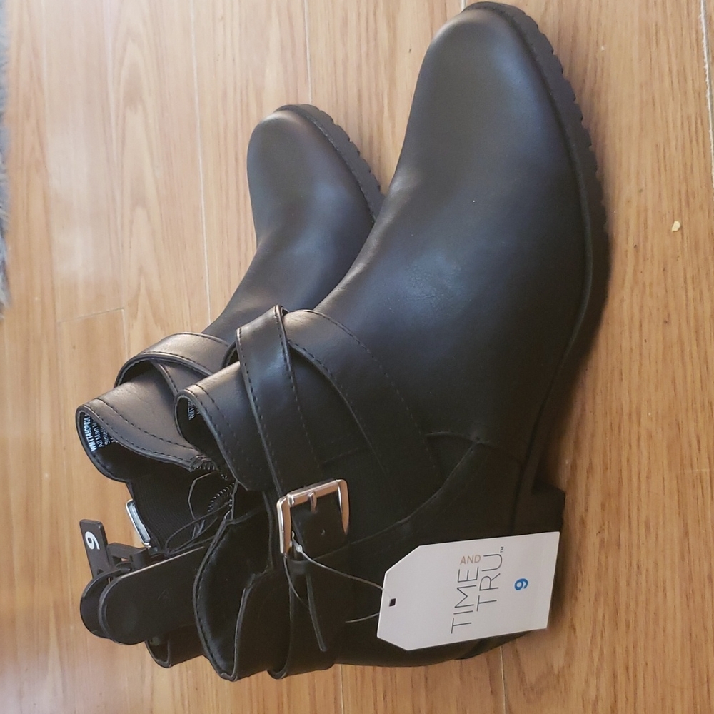 Time and Tru: black, ankle boot,size9